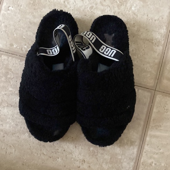 Ugg slippers - Picture 2 of 3